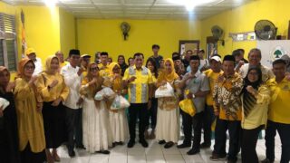 Anggota DPR RI, Nurdin Halid, Mengunjungi Daerah Pemilihan di Dapil Sulsel II, Berbagi 8 Ribu Sembako dan 20 Paket Umrah